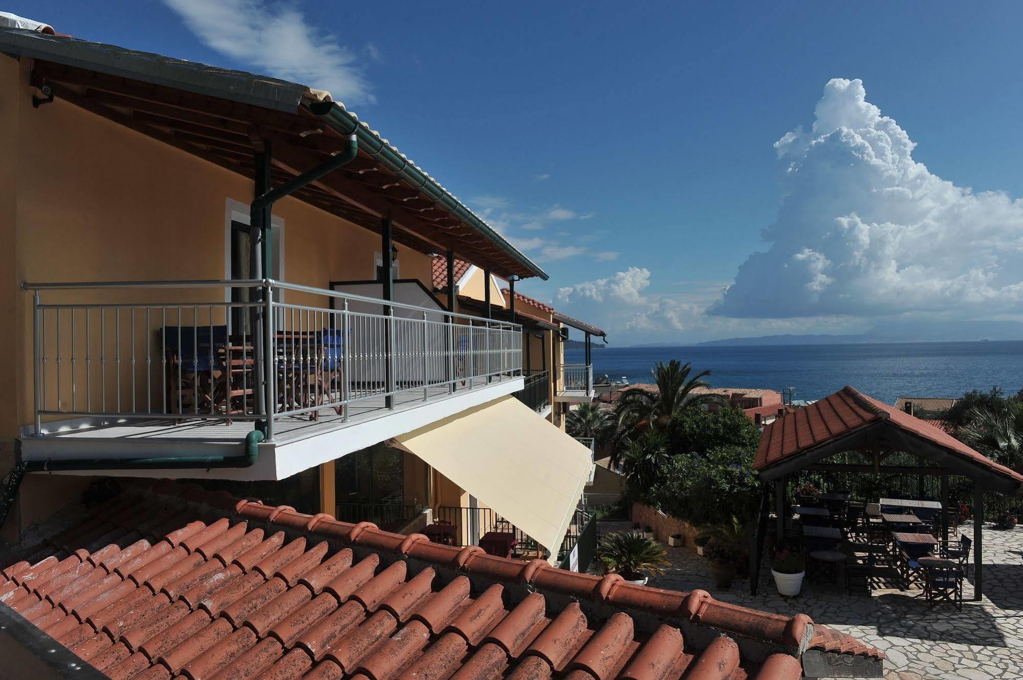 Kerkyra Beach Hotel & Apartments Benitses  Ngoại thất bức ảnh